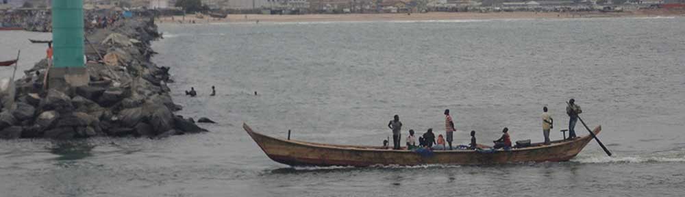 men-on-boat-gahna