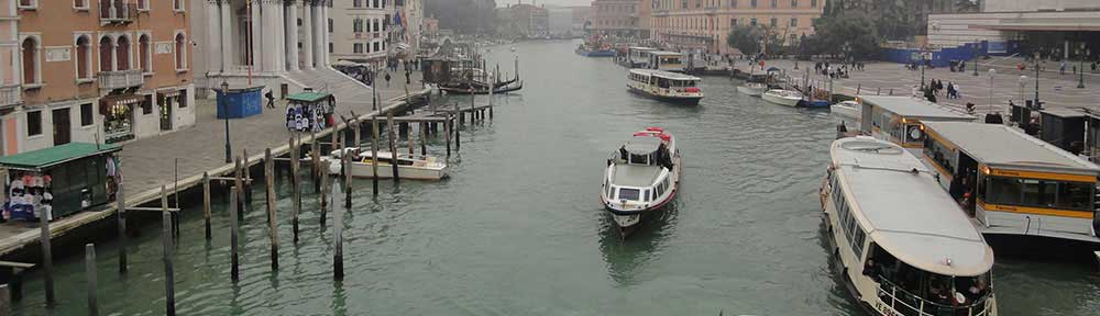 venice-canal-boates