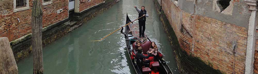 people-on-gondola-venice
