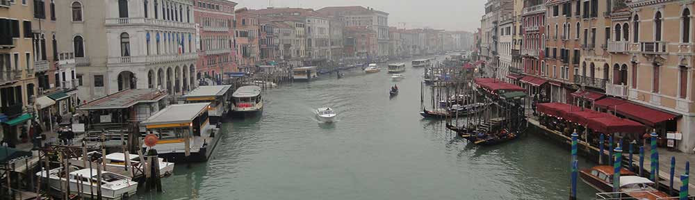 venice-canal-boates-gondolas