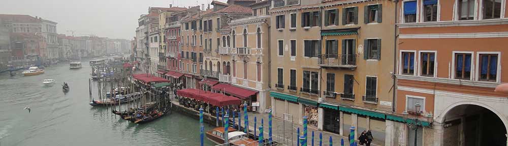 boates-on-venice-canal